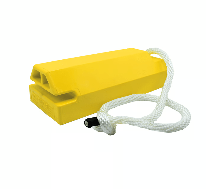 AC6820-LR - ที่กันล้อเครื่องบิน ขนาด 20 นิ้ว สำหรับเครื่องบินขนาดใหญ่พิเศษ พร้อมเชือกล็อก **(เหลือสต๊อก 5 ชิ้น)** SGD $136.25/EA รวม GST